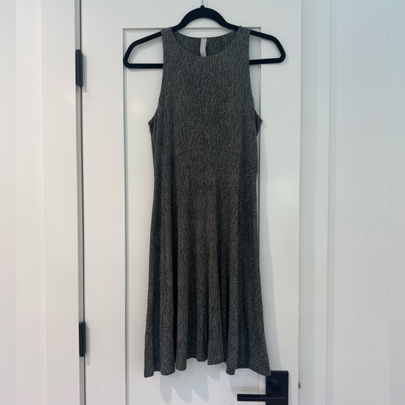 Athleta Dresses & Skirts - Athleta Santorini Thera Printed Dress in Mojave Laurel Olive